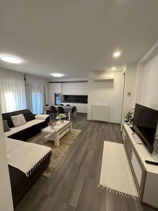 Apartament Da Rosa Mestre 0*,